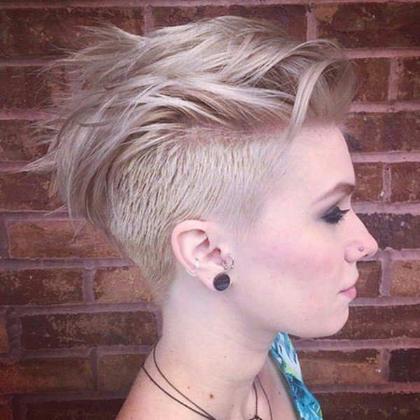 Kurze Undercut Frisuren für Blonde Haare