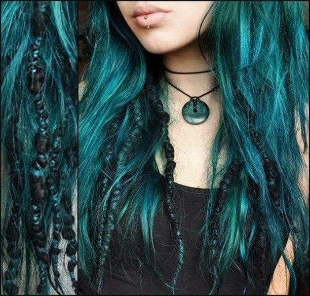 Dreadlocks Haare blau-petrol färben