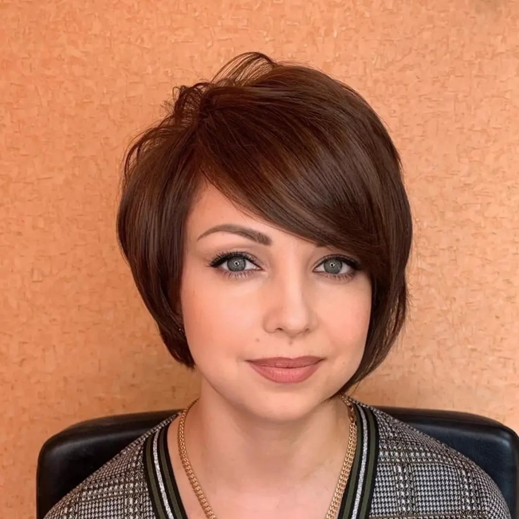 16 kurze glatte Frisuren, die Sie so schnell wie möglich ausprobieren sollten