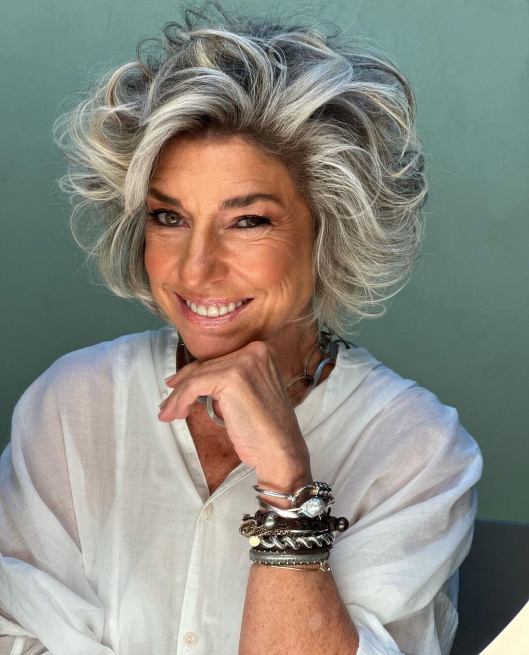 Natürlicher Look – Selbstbewusst, Schlicht und Stilvoll