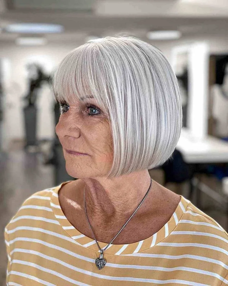 Natürlicher Look – Selbstbewusst, Schlicht und Stilvoll
