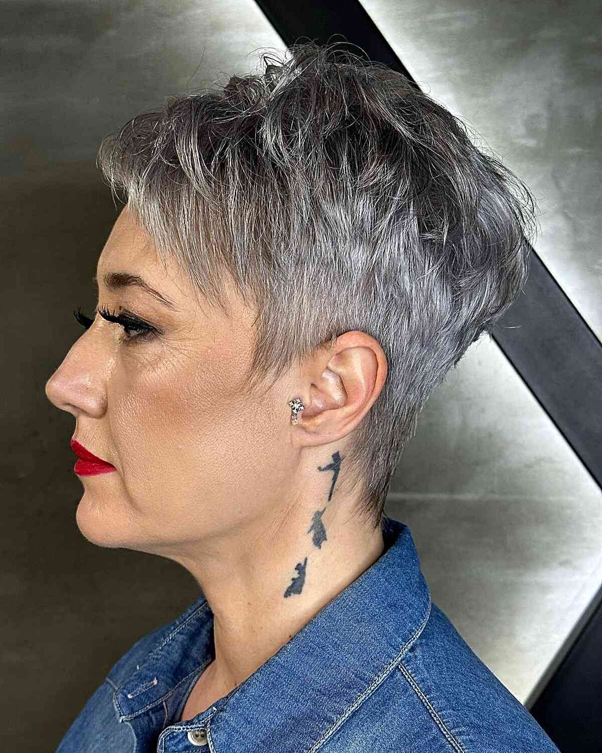 Natürlicher Look – Selbstbewusst, Schlicht und Stilvoll