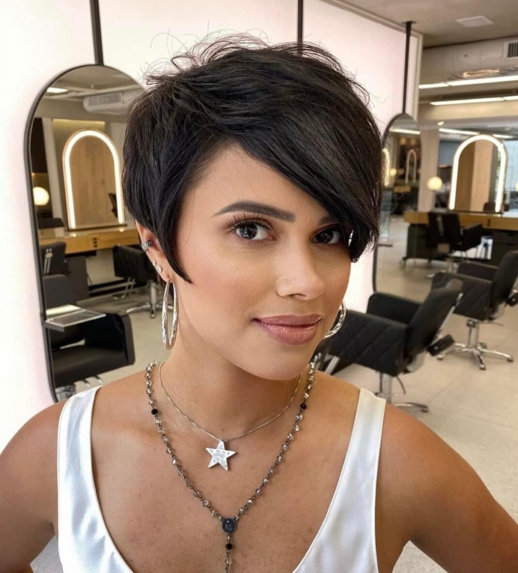 Über 20 trendige Pixie-Cut-Haarschnitte mit langem Pony