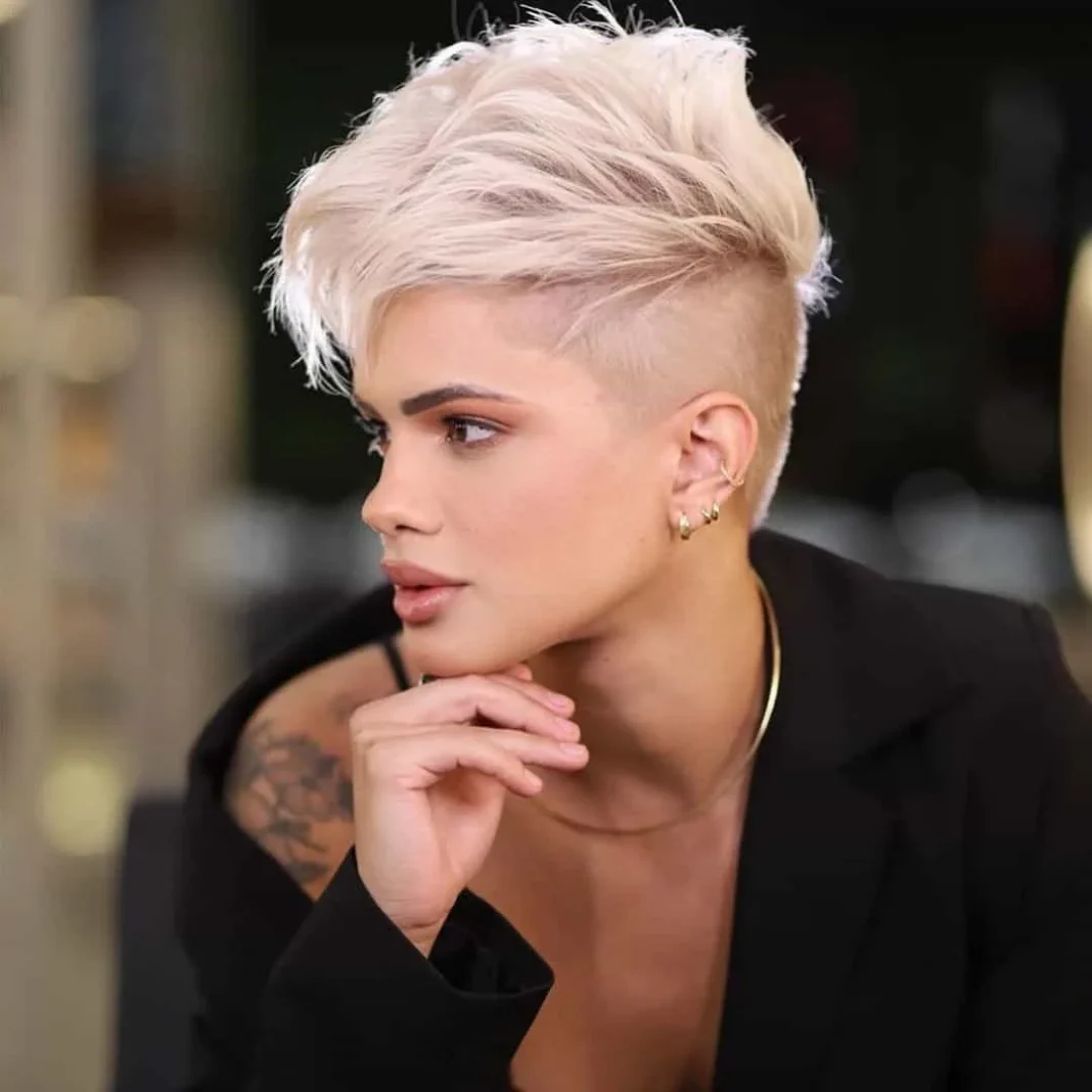 Pixie Cut mit Undercut-Styles, die 2024 im Trend liegen