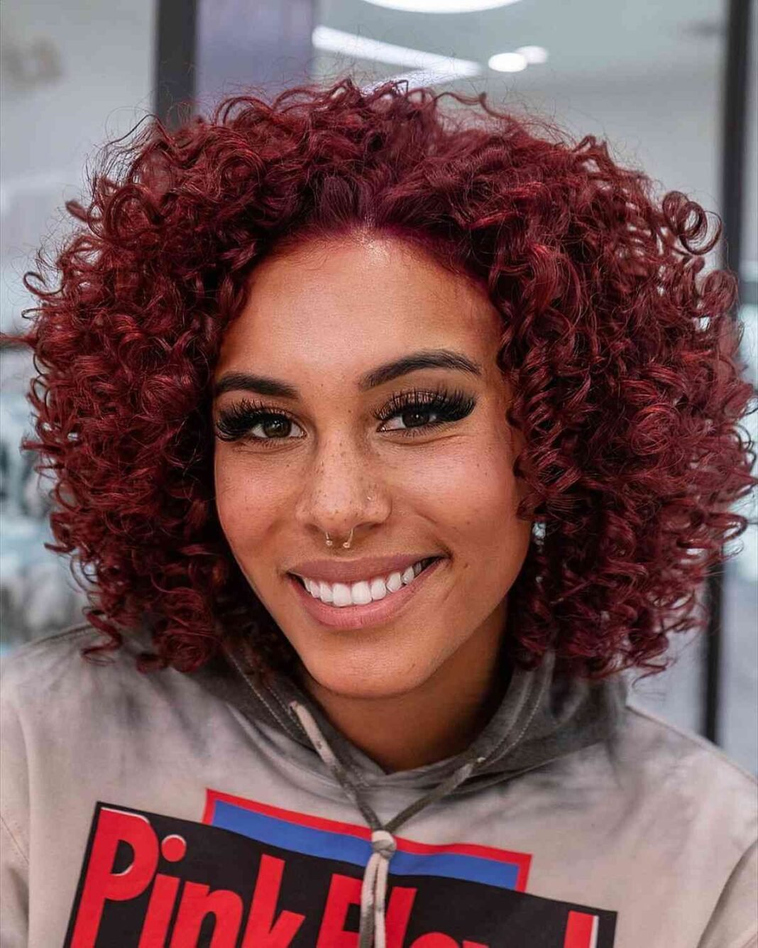 Die trendigsten kurzen roten Frisuren und Haarschnitte