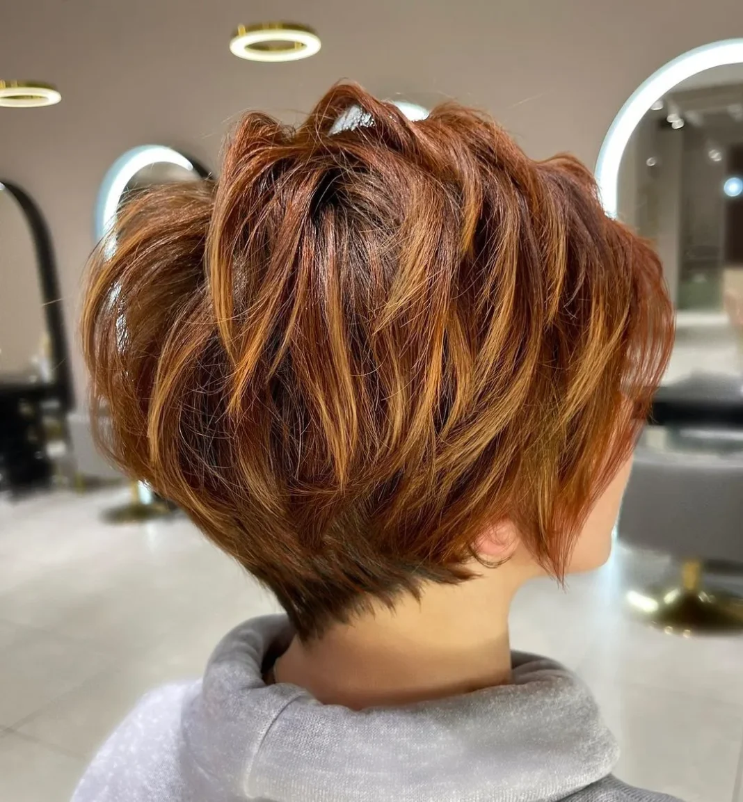 Der schönste gewellte Pixie-Schnitt für dicke Frisuren